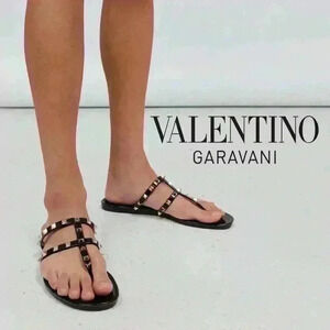 Valentino Garavani Rockstud Flat Sandals
